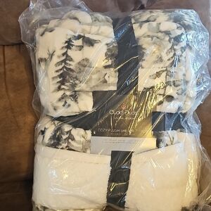 Cuddl Duds Cozy Plush Sherpa Throw